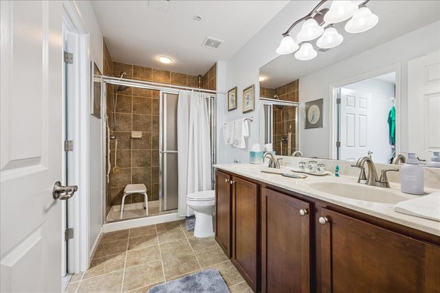 1668 W SOUTHFIELD CIR, Memphis, TN 38016