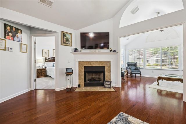 1668 W SOUTHFIELD CIR, Memphis, TN 38016