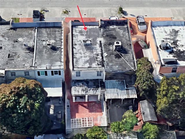 895 W 79th Pl, Hialeah, FL 33014