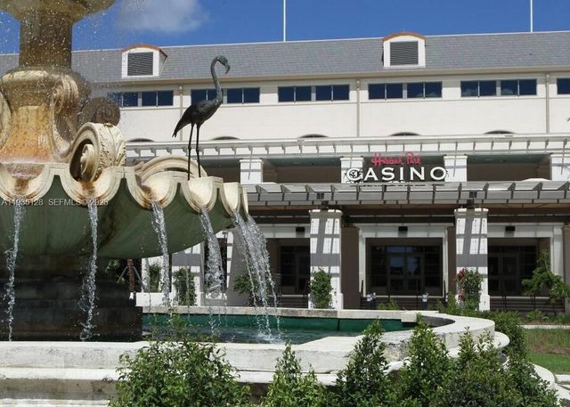 895 W 79th Pl, Hialeah, FL 33014