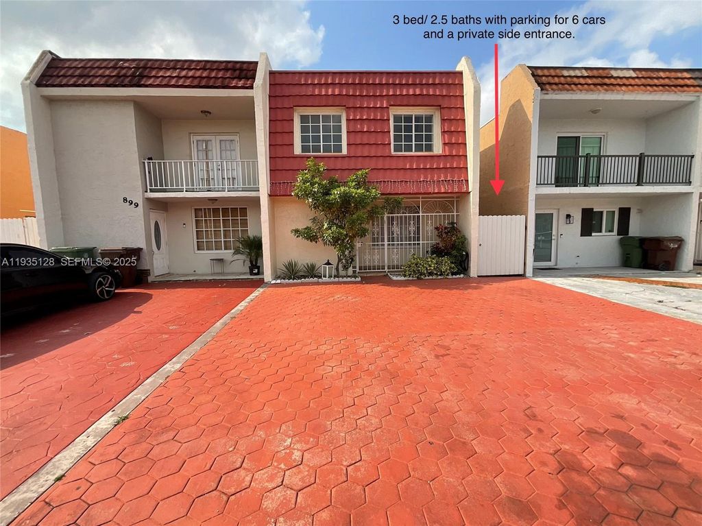 895 W 79th Pl, Hialeah, FL 33014