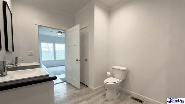2111 Poor Farm Rd., Effingham, SC 29541
