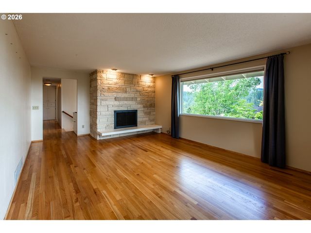 3985 UNIVERSITY St, Eugene, OR 97405