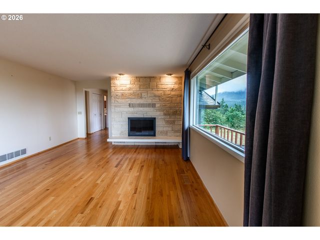 3985 UNIVERSITY St, Eugene, OR 97405