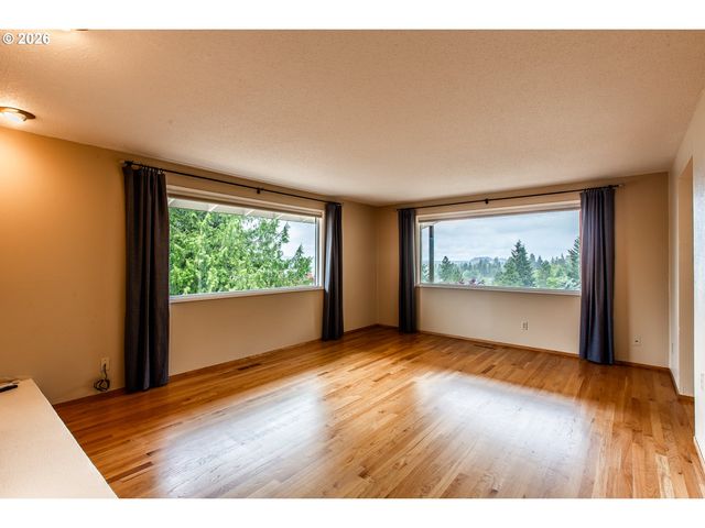 3985 UNIVERSITY St, Eugene, OR 97405