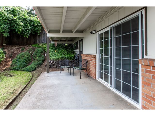 3985 UNIVERSITY St, Eugene, OR 97405