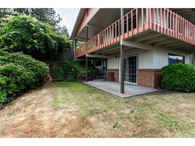 3985 UNIVERSITY St, Eugene, OR 97405