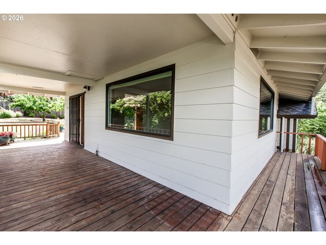3985 UNIVERSITY St, Eugene, OR 97405