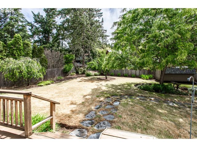 3985 UNIVERSITY St, Eugene, OR 97405