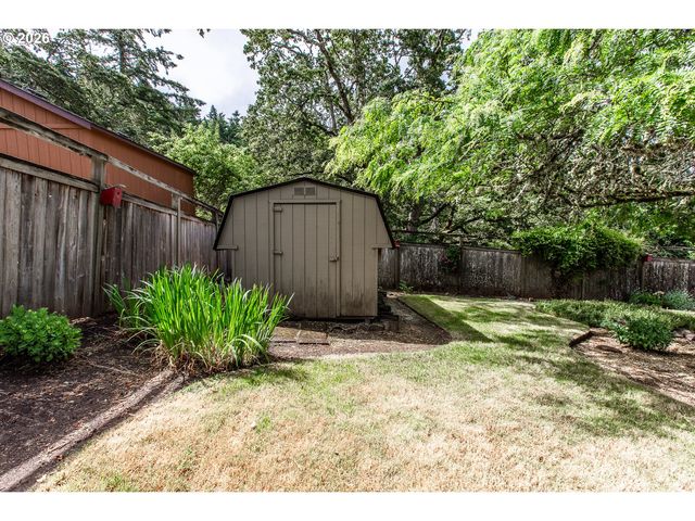3985 UNIVERSITY St, Eugene, OR 97405