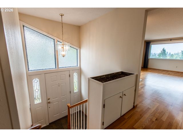 3985 UNIVERSITY St, Eugene, OR 97405