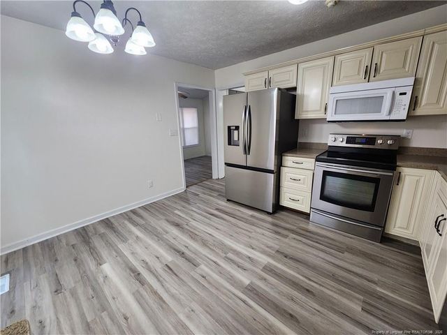 5521 DEEP HOLLOW Court, Fayetteville, NC 28311