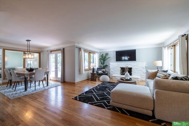 307 S 96th Street, Omaha, NE 68114