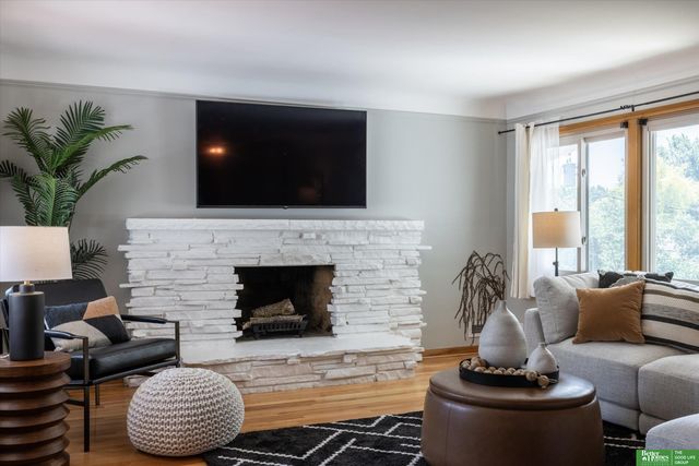 307 S 96th Street, Omaha, NE 68114