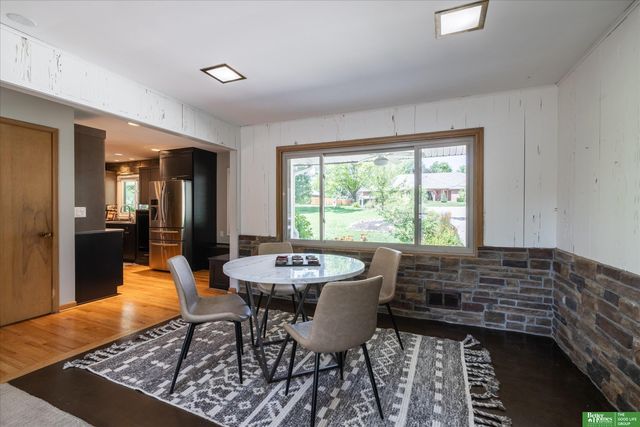 307 S 96th Street, Omaha, NE 68114