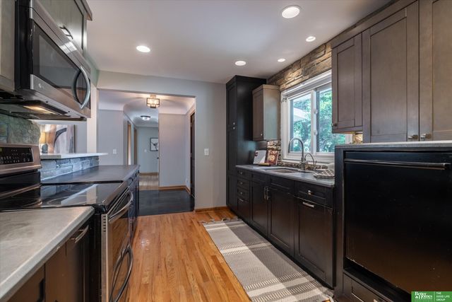 307 S 96th Street, Omaha, NE 68114
