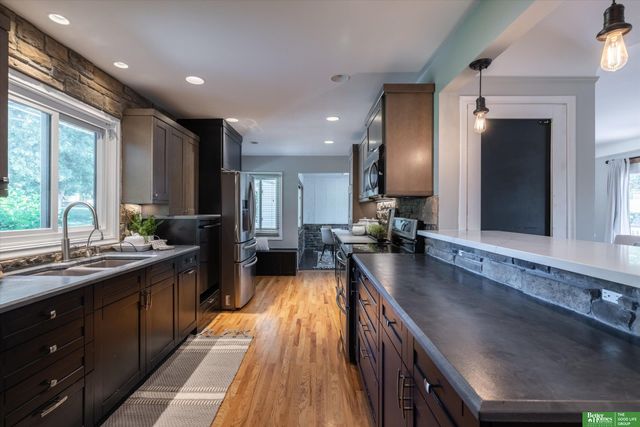 307 S 96th Street, Omaha, NE 68114