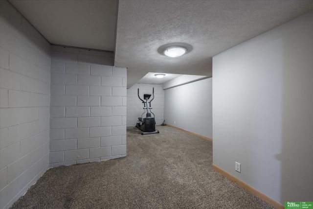 307 S 96th Street, Omaha, NE 68114