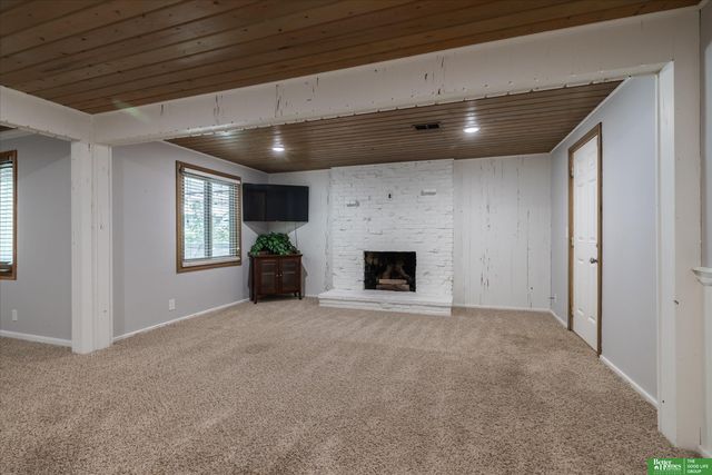 307 S 96th Street, Omaha, NE 68114