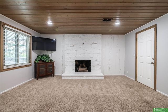 307 S 96th Street, Omaha, NE 68114