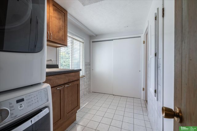 307 S 96th Street, Omaha, NE 68114