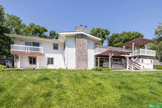 307 S 96th Street, Omaha, NE 68114