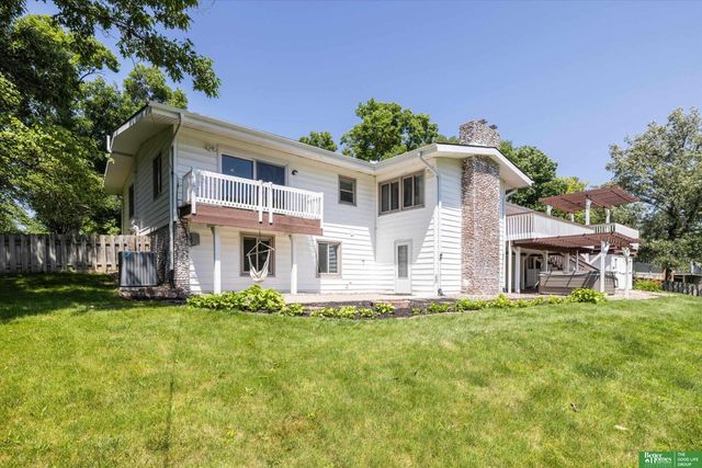307 S 96th Street, Omaha, NE 68114
