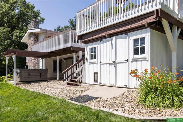 307 S 96th Street, Omaha, NE 68114
