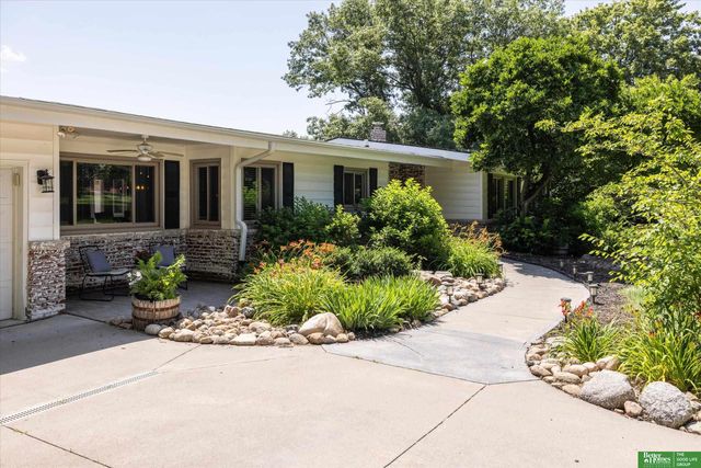 307 S 96th Street, Omaha, NE 68114