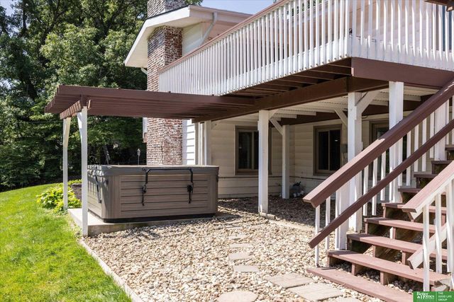 307 S 96th Street, Omaha, NE 68114