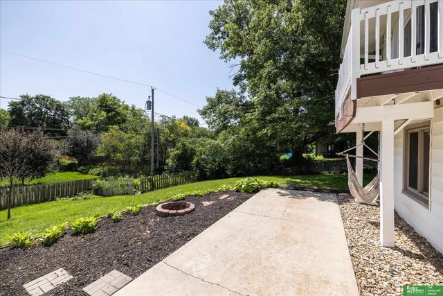 307 S 96th Street, Omaha, NE 68114