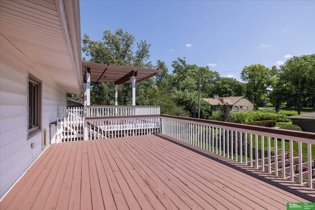 307 S 96th Street, Omaha, NE 68114