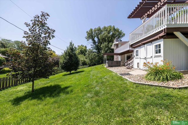 307 S 96th Street, Omaha, NE 68114