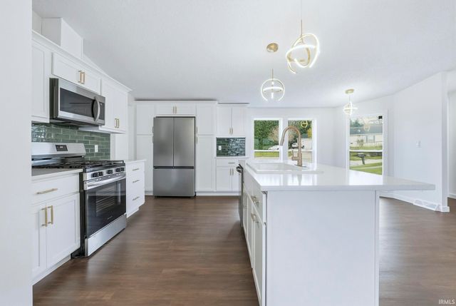 603 Roselawn Court, Auburn, IN 46706