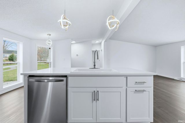 603 Roselawn Court, Auburn, IN 46706