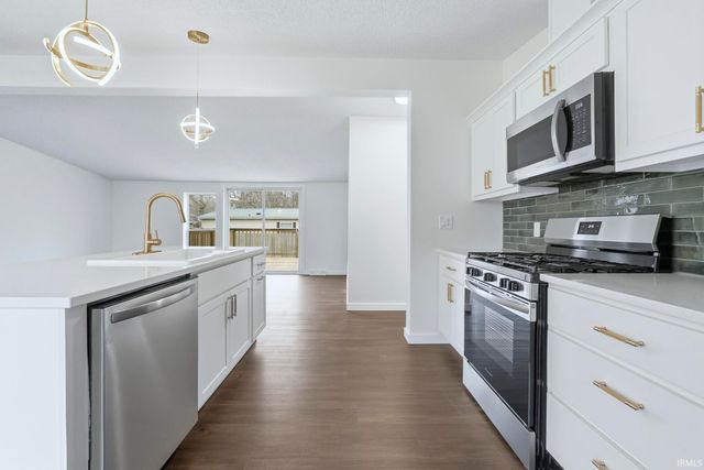 603 Roselawn Court, Auburn, IN 46706