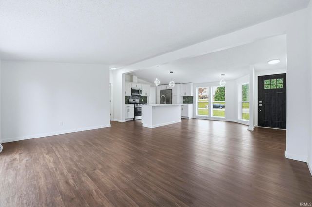 603 Roselawn Court, Auburn, IN 46706