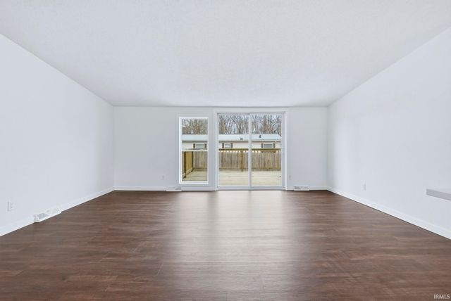 603 Roselawn Court, Auburn, IN 46706