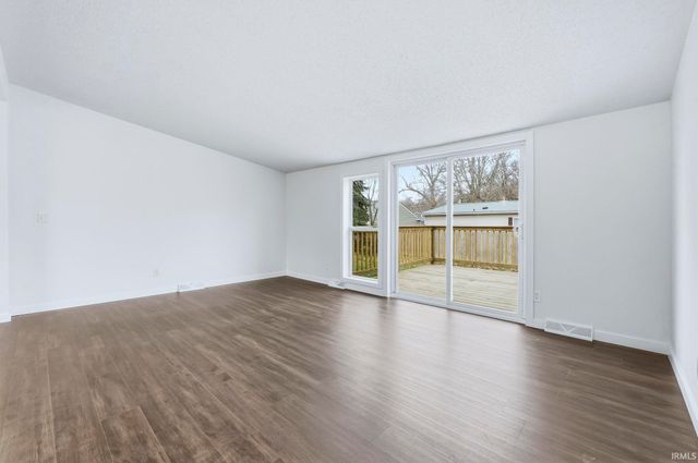 603 Roselawn Court, Auburn, IN 46706