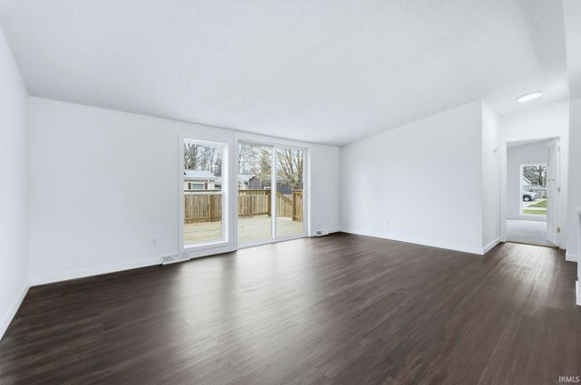 603 Roselawn Court, Auburn, IN 46706