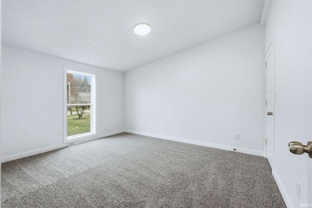 603 Roselawn Court, Auburn, IN 46706