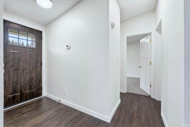 603 Roselawn Court, Auburn, IN 46706