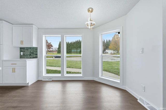 603 Roselawn Court, Auburn, IN 46706