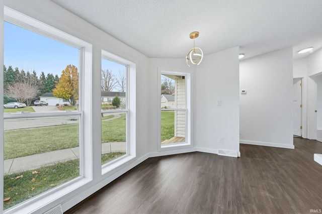 603 Roselawn Court, Auburn, IN 46706