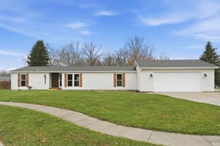 603 Roselawn Court, Auburn, IN 46706