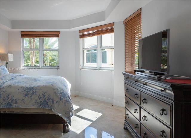 20000 E Country Club Drive 307, Aventura, FL 33180