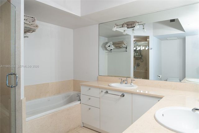 20000 E Country Club Drive 307, Aventura, FL 33180