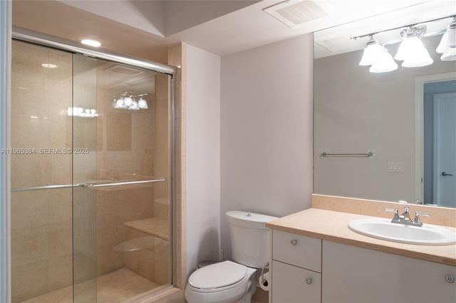 20000 E Country Club Drive 307, Aventura, FL 33180