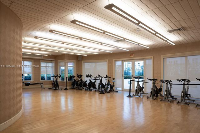20000 E Country Club Drive 307, Aventura, FL 33180