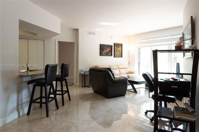 20000 E Country Club Drive 307, Aventura, FL 33180